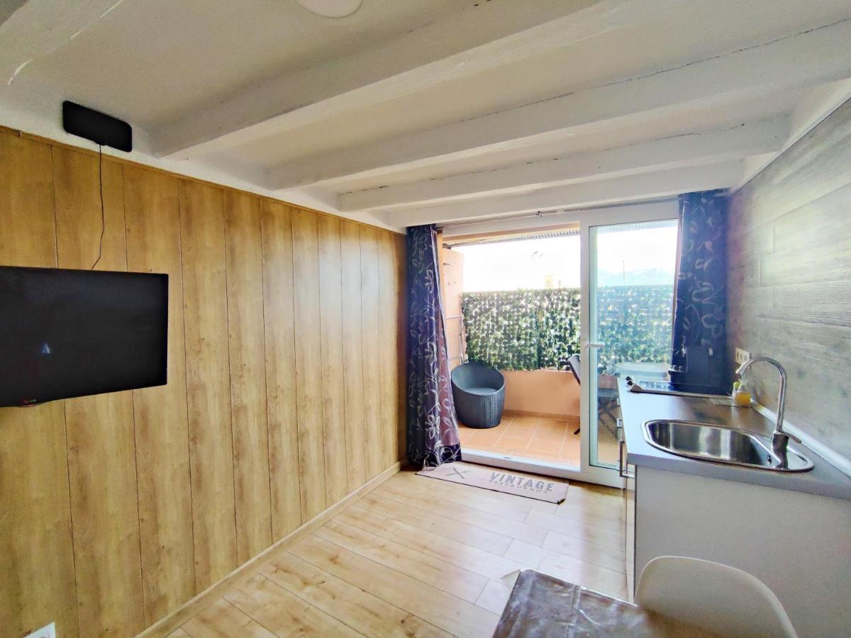 Apartament Corbatera Cim Apartaments Корнуделья Экстерьер фото