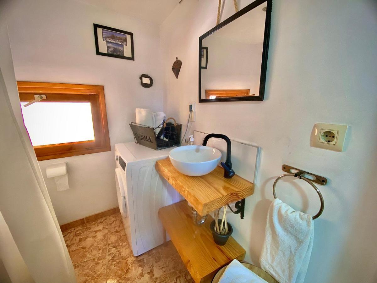 Apartament Corbatera Cim Apartaments Корнуделья Экстерьер фото